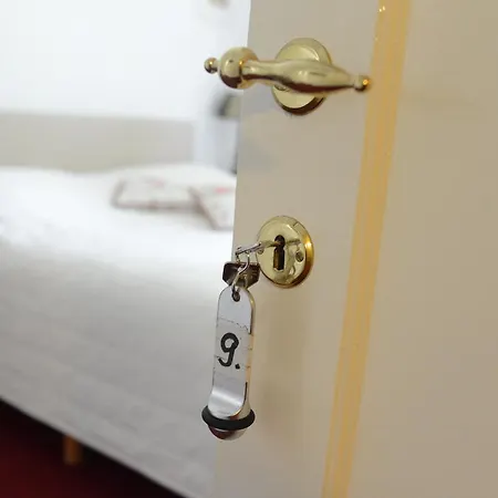Logies De Kleine Motte Bed & Breakfast Sint-Truiden